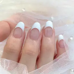 オフあり［ジェルネイル］ハンド 白フレンチ（クリアベース）※お色変更不可