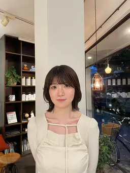 レイヤー・くびれボブ🐈　ボブにレイヤーを入れ今時のくびれボブへ🌿　スタイリング方法もお伝えしながらセットします✨