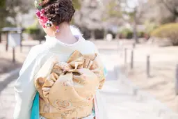 【新成人特別プラン】新成人のみなさま対象。うなじ脱毛➕ハイドラ毛穴洗浄➕光フェイシャルor美肌成分導入¥8800