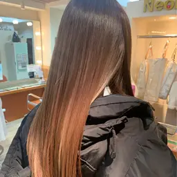 《ダメージレス》縮毛矯正+ケアトリートメント付き🌟