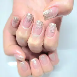 👸ミニモ割👸（オフ・ケア込み）ラメグラデーション🤍