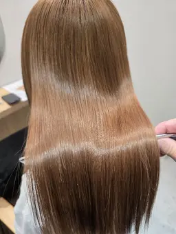 💠サラサラヘアーをプレゼント💠ヒアルロン酸カラー+高濃度トリートメント ￥15,400→￥10,780
