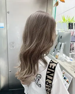 【初回平日限定⭐️ミニモ学割】ダブルカラー（ブリーチ1回+カラー）+2stepトリートメント［カラー/韓国/髪質改善］