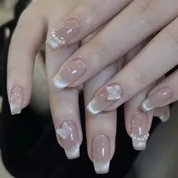 🎀🎀チップ長さだし＋マグネットフレンチ🎀🎀6500【ジェルオフ無料ケア込み】