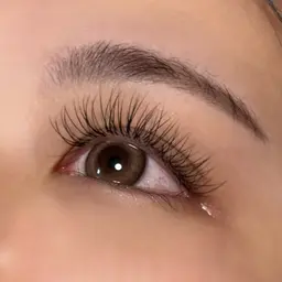 スタッフ応援クーポン🎀 フラットラッシュつけ放題🪄オフ、アイシャンプー、コーティング付き