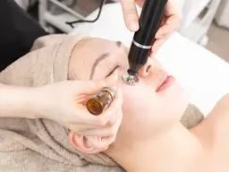 【1番人気メニュー✨】毛穴洗浄+イオン導入✨　毛穴洗浄後にお肌に合わせたアンプルを導入いたします。