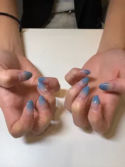 カラー、ラメグラデーション🩵💙（練習モデル）『オフありの方はメッセージへ🫧』