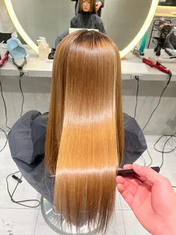 ブリーチ縮毛矯正✨️【高級トリートメント付】