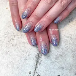 輝きをまとう、大人のラメグラデーション。今だけこの価格！ラメグラデーション！