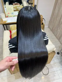 髪のダメージを本気で直したい方へ☆髪質改善縮毛矯正+カット　25800
