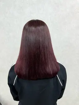 🐋憧れのストレートヘアーに😆カット＋縮毛矯正＋CMCトリートメント！