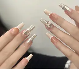 【練習モデル】スカルプ長さ出し⭐️持ち込みデザインok◇10本やり放題ストーン／パーツ／シール付け放題+ハンドケア付き