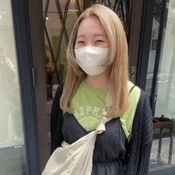 【女性限定】根本3cm以内のブリーチリタッチ+ケラスターゼトリートメント+シャンプー+ブロー(ご希望の方はアレンジ☺︎)