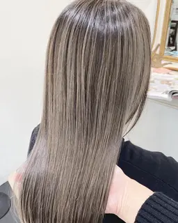 【透明感のある色味🍀】ダメージレス❣️透明感✨イルミナカラー🌈