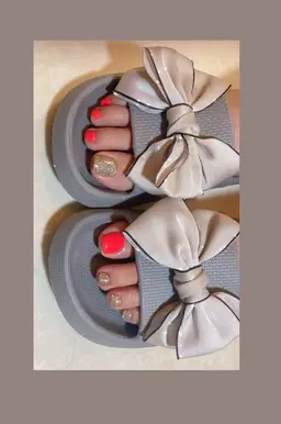 オフ込みフットワンカラー2色選択❣️アートやストーン追加可能です(別途料金)