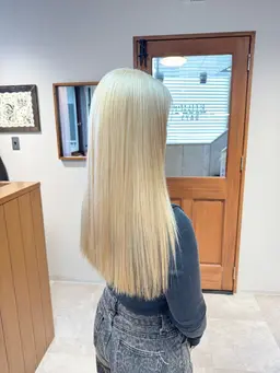 👩 【ダブルカラー(ブリーチ有)＋うる艶トリートメント】【10代​〜​20代限定】