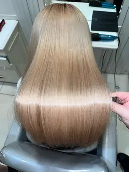 🌷ブリーチ込ダブルカラー +ラメラメトリートメント☁️ +ロング料金