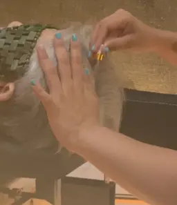 ［初回限定］✨【極上ヘッドスパコース】✨～頭皮から髪質改善へ、本格スカルプケア～