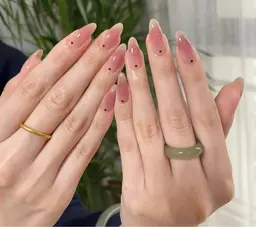 🌼 [初回ジェルオフ無料］長さだし+チークネイル