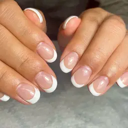 オフケア込みハンドネイル フレンチ