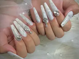 【11日(木)19:00​〜​】注意事項確認後リクエスト⚠️スカルプマーブルデザイン💅オフ有可🌺ご新規様無料💅