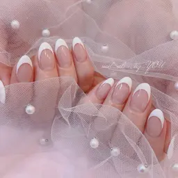 大人可愛い♡  ̖́- フレンチnail   ̖́-‬