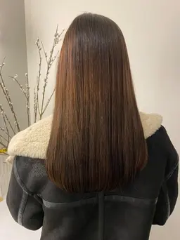 トリートメントメントベースでダメージを考慮した縮毛矯正＋カット✂️