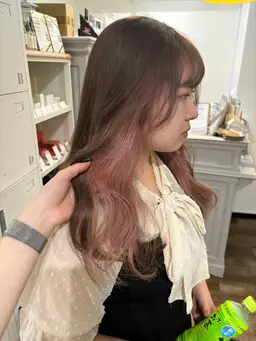 《インナーカラーで雰囲気チェンジ💓》【全体カラー+インナーブリーチ&イルミナカラー】＋ダメージ軽減トリートメント付き