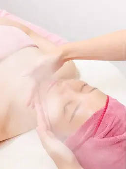 【ダウンタイムなし】リジュラン導入フェイシャルコース