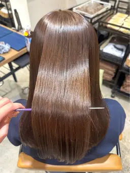 【湿気対策うる艶髪❣️】カット+髪質改善ストレート+うる艶フローディアTR🩵