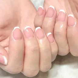 【定番】フレンチネイル(ハンド/オフ込み)