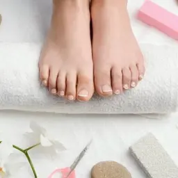 【気になる匂い・カサカサ改善】 角質ケア+フットバス🦶🏻🫧川口