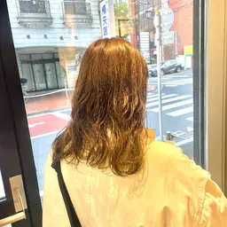 [髪の長さも色も整えて春にぴったりの透明感カットカラー🌸]カット➕ブリーチなしダブルカラー
