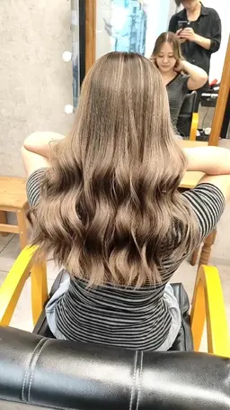 ブリーチ込み‼️シャドウルーツカラー🖤🤍️