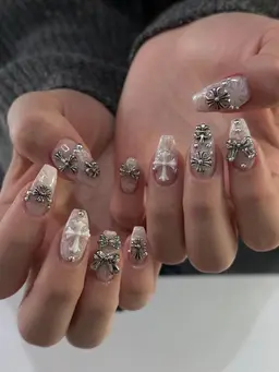 デザインBコース🤍10本全てに同じアート可能です🉑✨(チーク、フレンチ、カラーグラデーションなど)