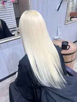 【✨ブロンドにされたい方必見✨】艶髪ケアブリーチ2回＋オリジナル黄ばみ落とし＋内部補修トリートメント✨