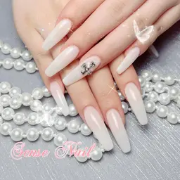 大人気❗️『チップ長さ出し』ワンカラー➕2個大きいパーツ/2本ストーン埋め尽くし8500土日祝9500