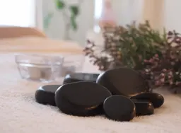 ホットストーンボディ ハンド 《ドライヘットスパ込》 70min