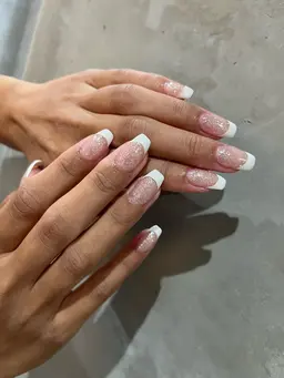 ハンド　フレンチネイル