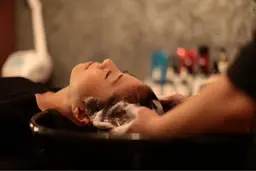 ヘッドスパ➕まつげパーマ【シャンプートリートメント付き】セルフドライ（髪の毛も綺麗になり、目力アップ♪）