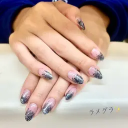 オフありジェルネイル（カラグラ）