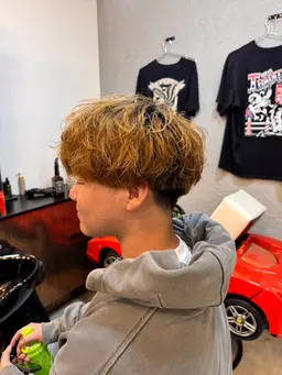 マッシュ　刈り上げスタイル