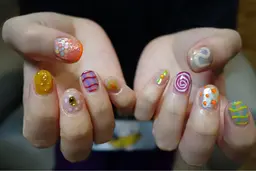 ⌘オフ無し⌘✨popアートハデハデ✨おまかせ！ショートネイル限定❗️10本デザイン