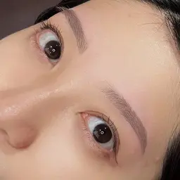 【眉毛ワックス＋額ワックス】　¥7,000