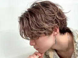 🦋ᩚ9月メンズ限定🦋ᩚカット＋フェザーパーマ（前処理剤付き）＋ダメージケアトリートメント✨