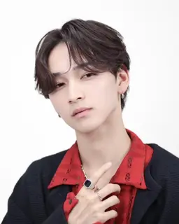 【🔥ミニモSALE🔥】🔥どんな髪型もお任せ🔥メンズカット🔥＋🔥スタイリングしやすく🔥曲がる縮毛矯正🔥