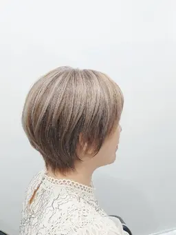 カット+全体染め+白髪ぼかしデザインカラー