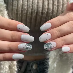 【長さだしネイル💅🏻パーツ付け放題art90分オフあり⭕️】ミニモ学割🩶（１０本分の料金！オフ・パラジェル＋料金）