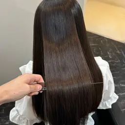 【🐾癖、ボリュームが気になる方🐾】低ダメージ縮毛矯正➕メンテナンスカット➕オリジナルトリートメント💋