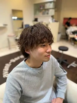 メンズカット＋波巻きパーマ＋トリートメント。メンズ限定メニューになります。